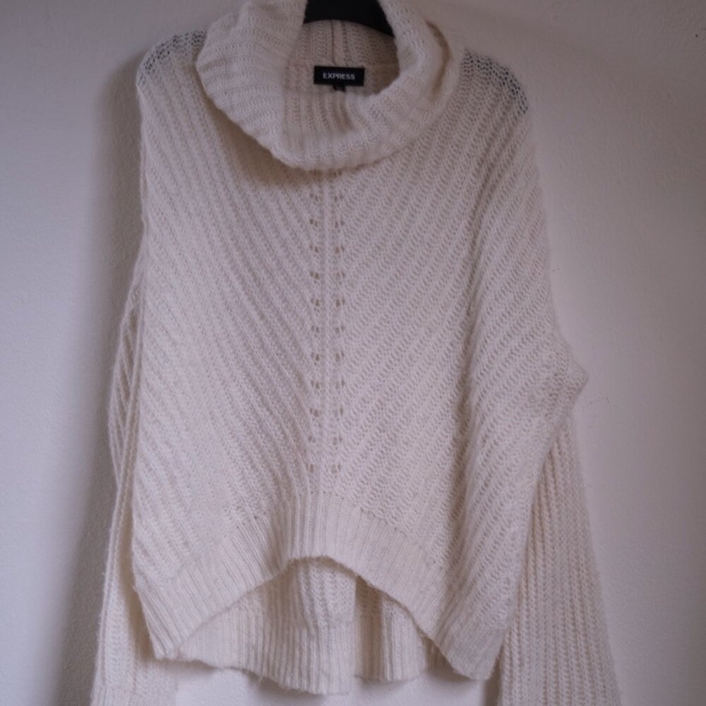 White Express Knit Sweater | Mock neck | Size M